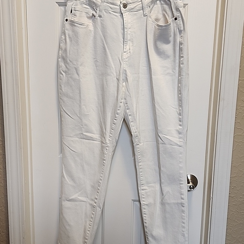 JUDY BLUE White Straight Fit Jeans Size 18W